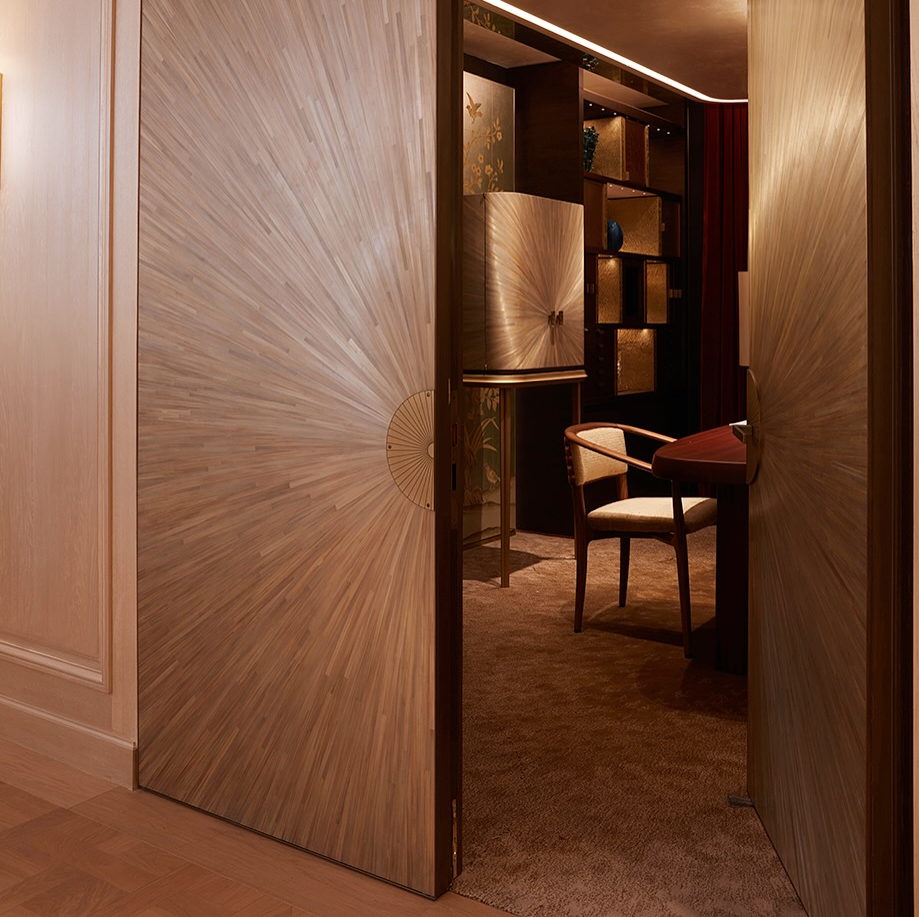 Decorative special finish crafted to enrich interiors with texture and depth.